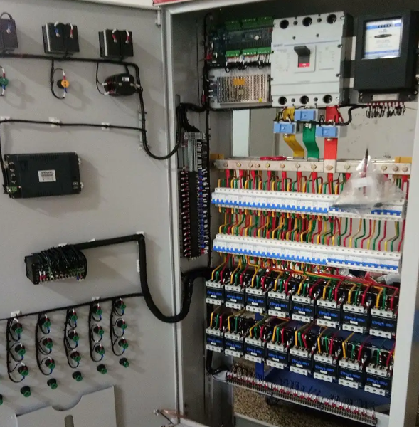 低压开关柜有哪些分类？结构又怎样？(图4)